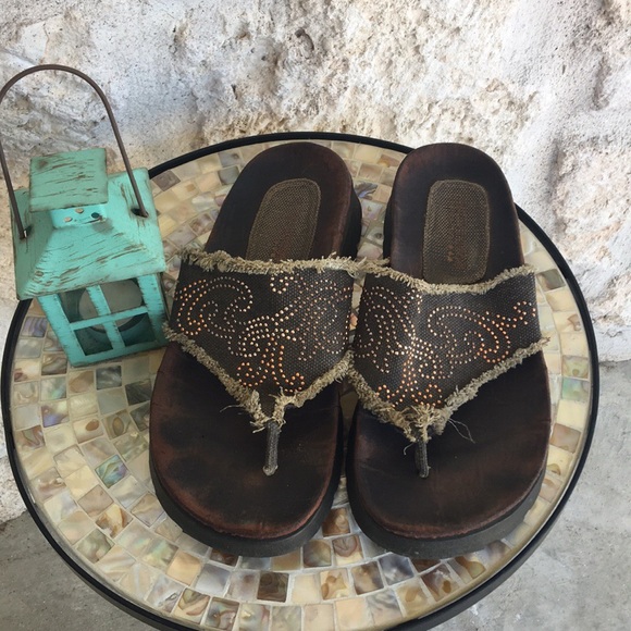 skechers slides with velcro fastening